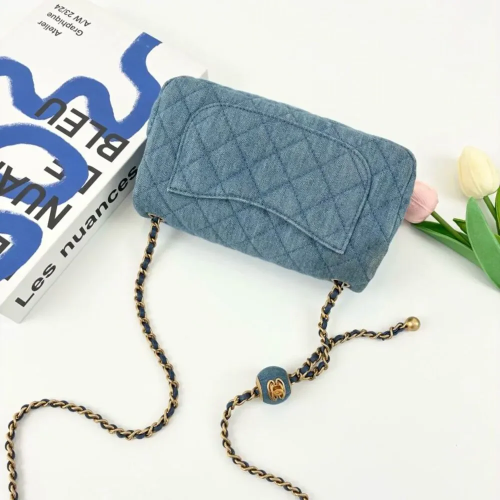 CHANEL brand color